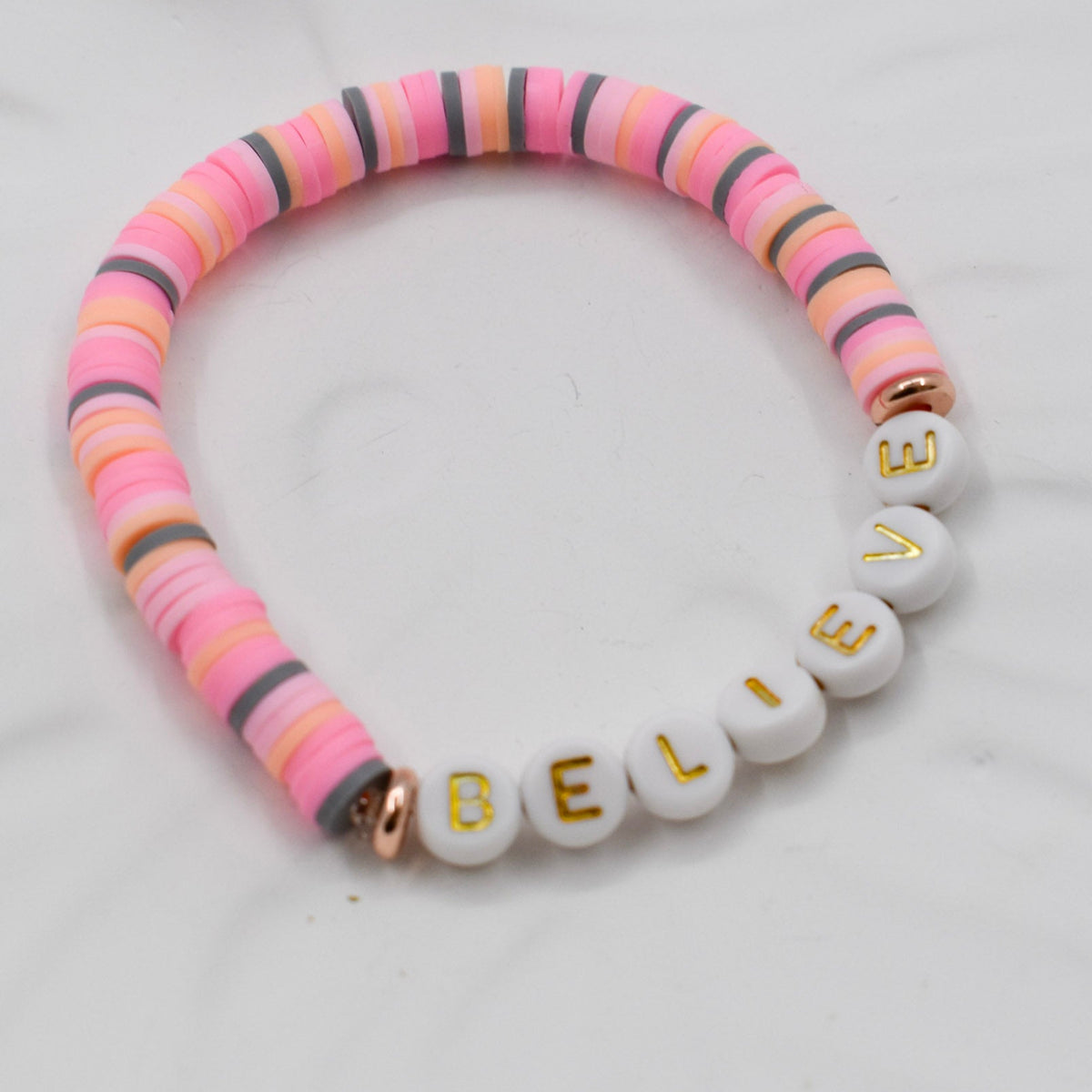 Bracelet perlé Heishi « Croyez »