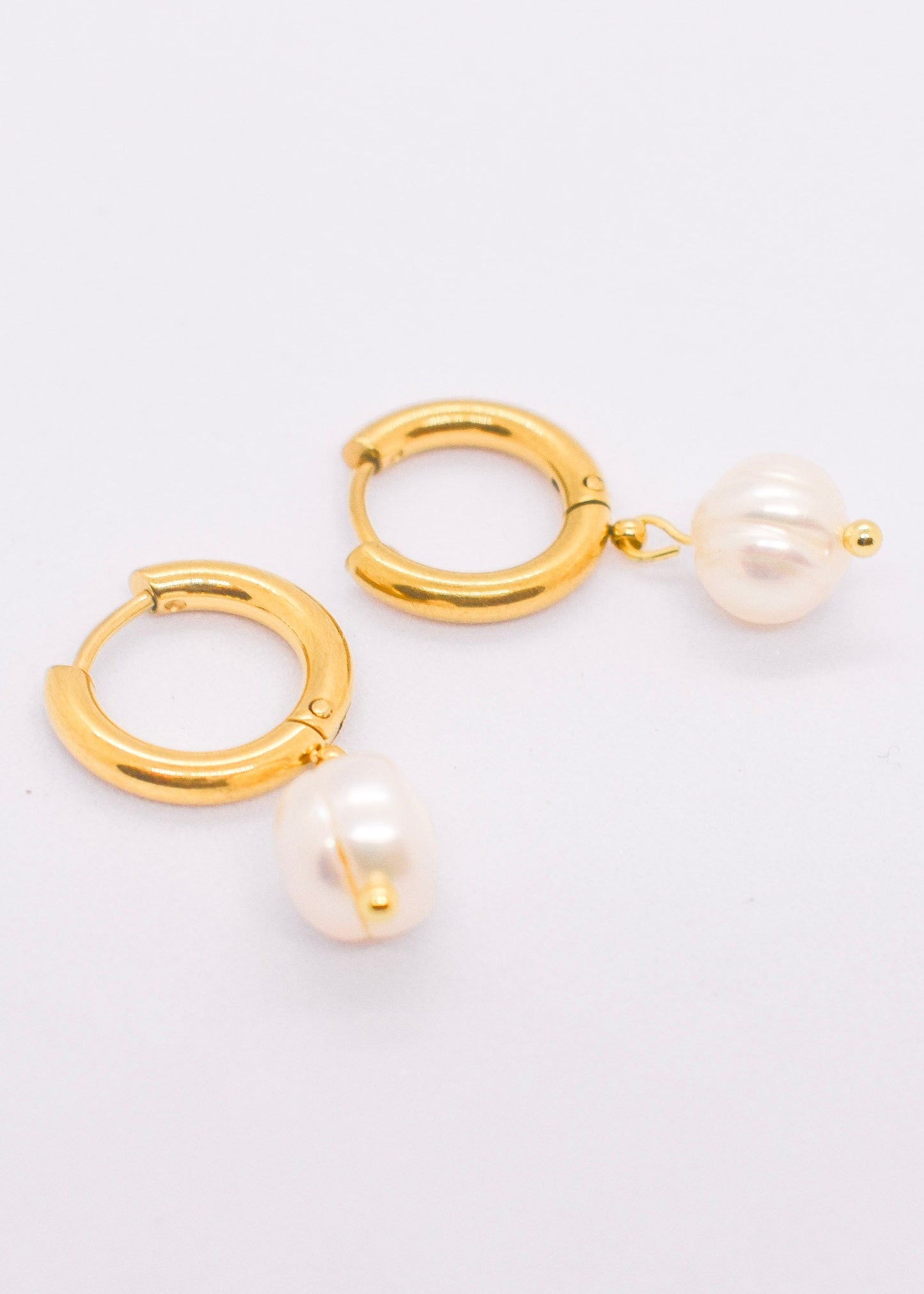 Freswater pearl hoops