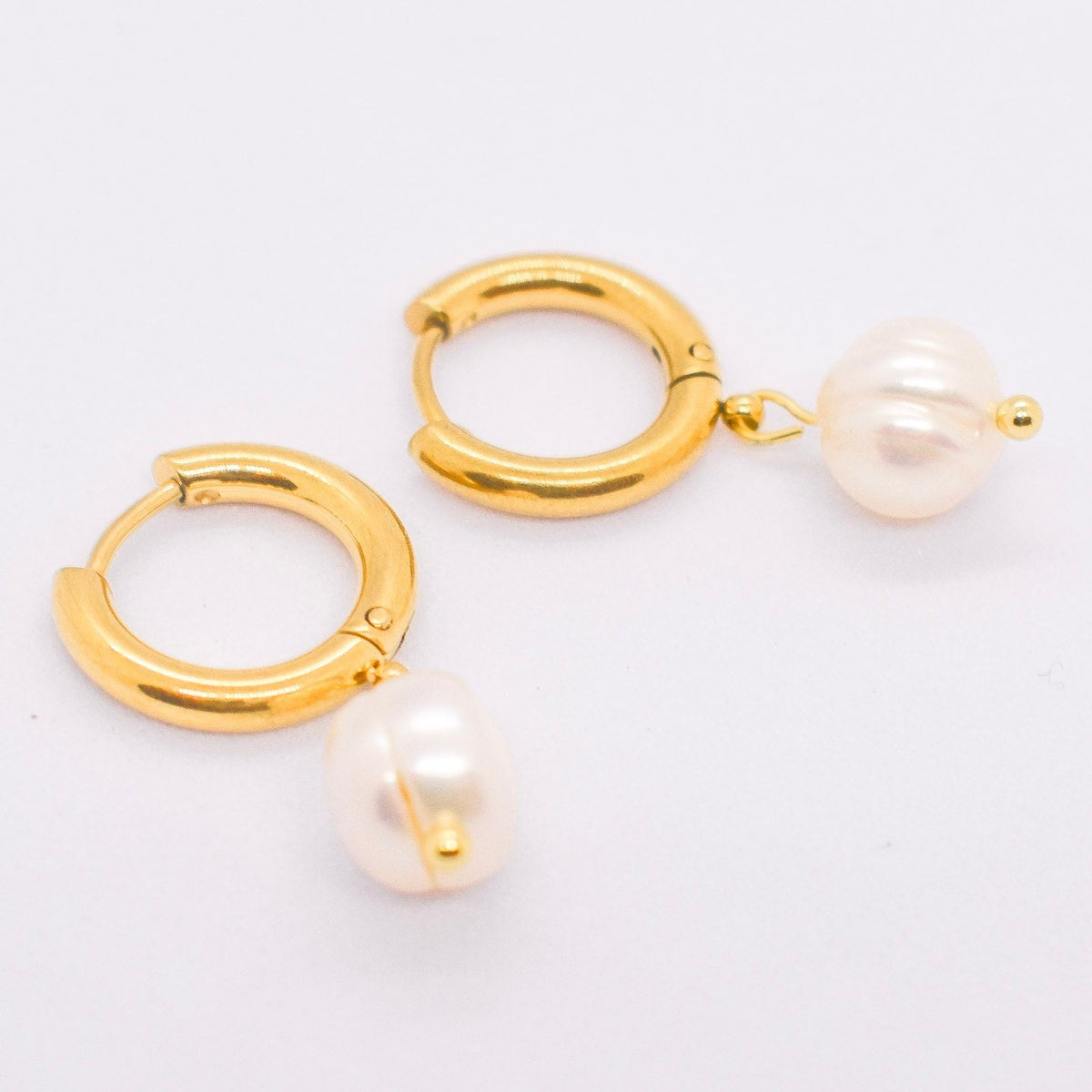Freswater pearl hoops