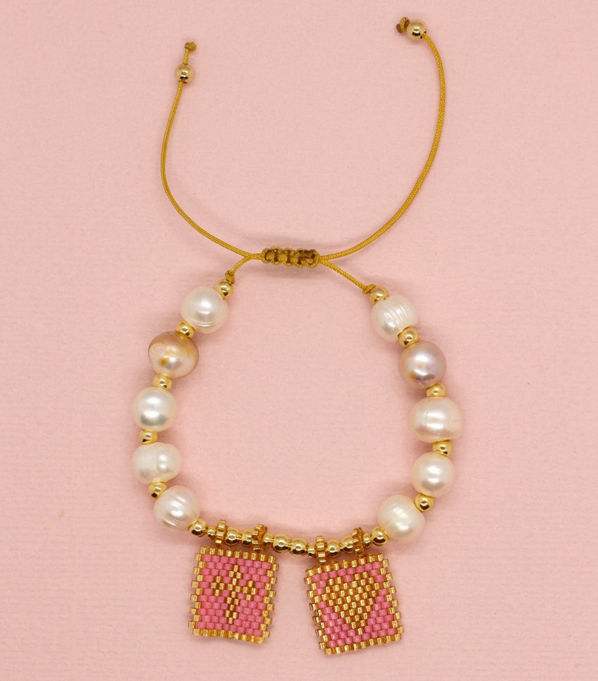 Scapular pink bracelet