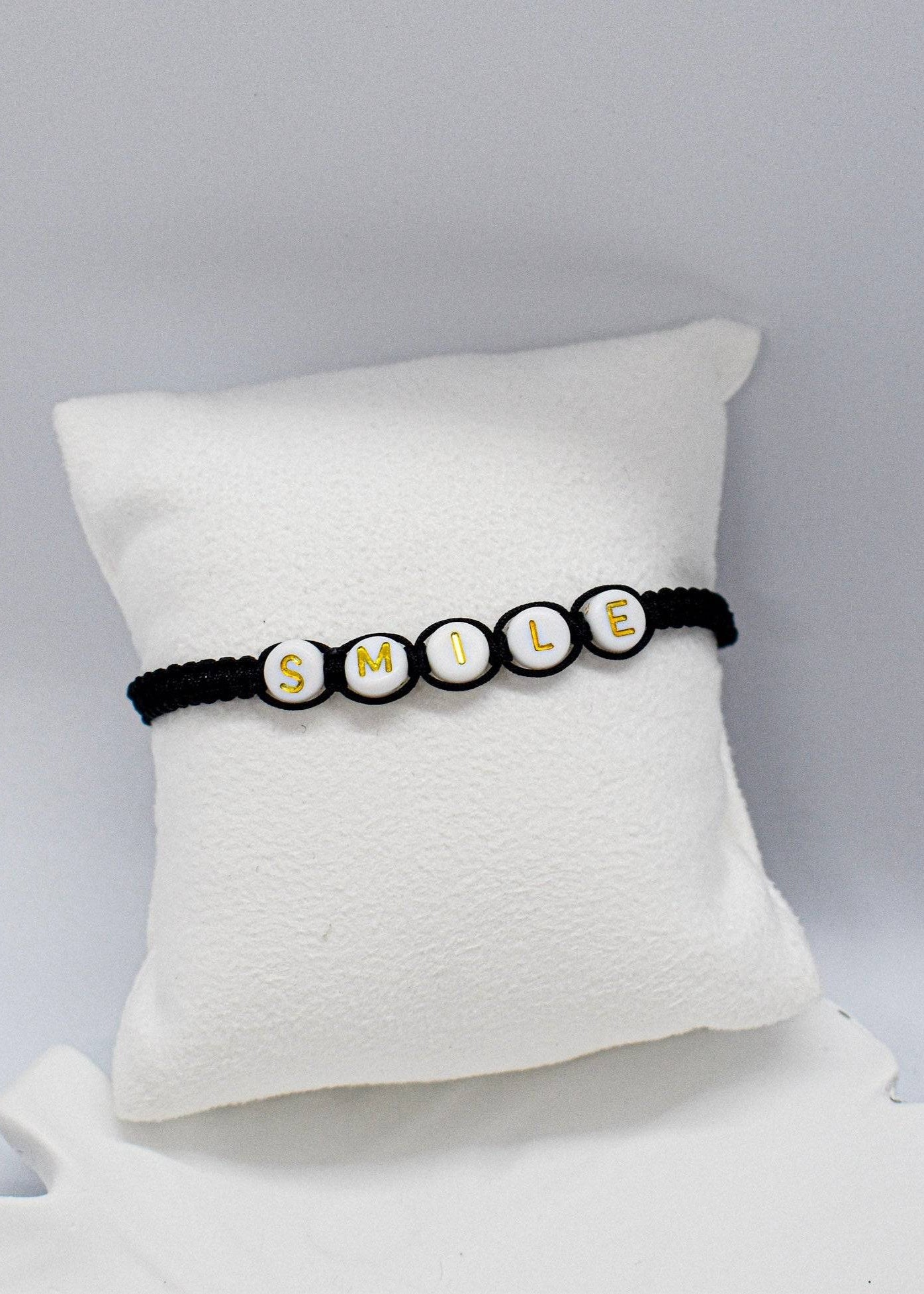 Smile macrame bracelet