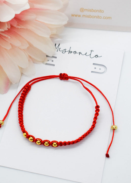 ball macrame bracelet