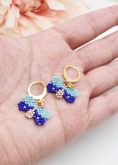 Butterfly hoops earrings