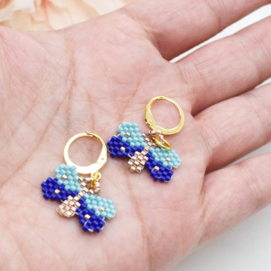 Butterfly hoops earrings