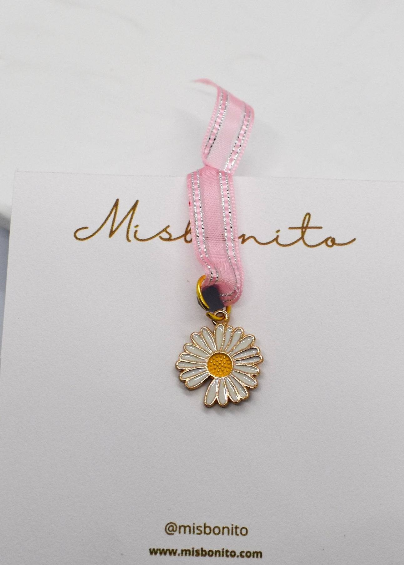 daisy flower charm