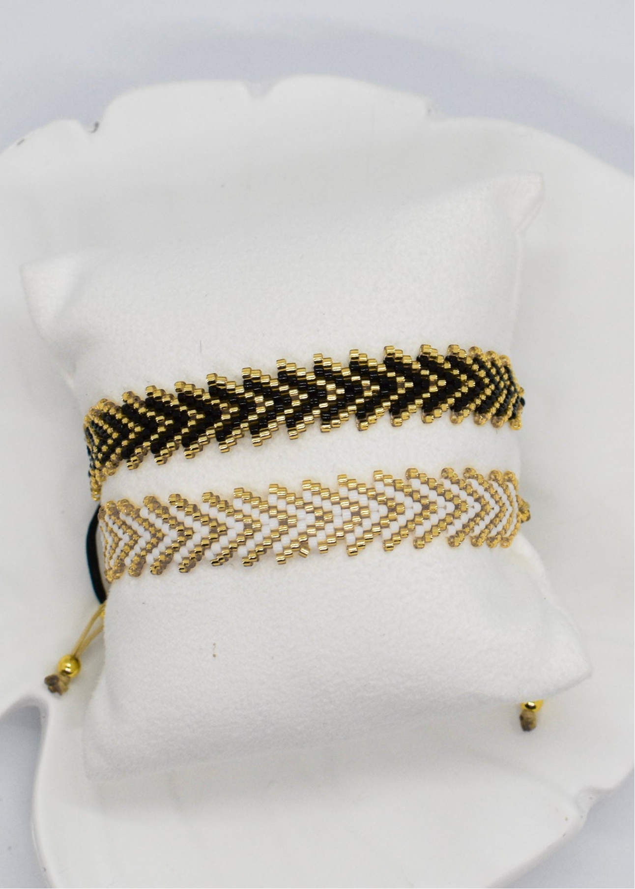 ARROW BEADED BRACELET UNICOLOR