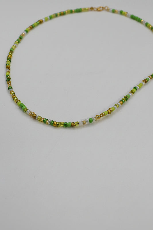 green beads necklace zoomed