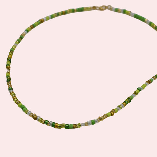 green beads necklace zoomed