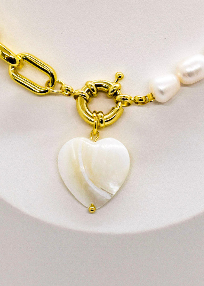 heart nacar chain necklace zoomed