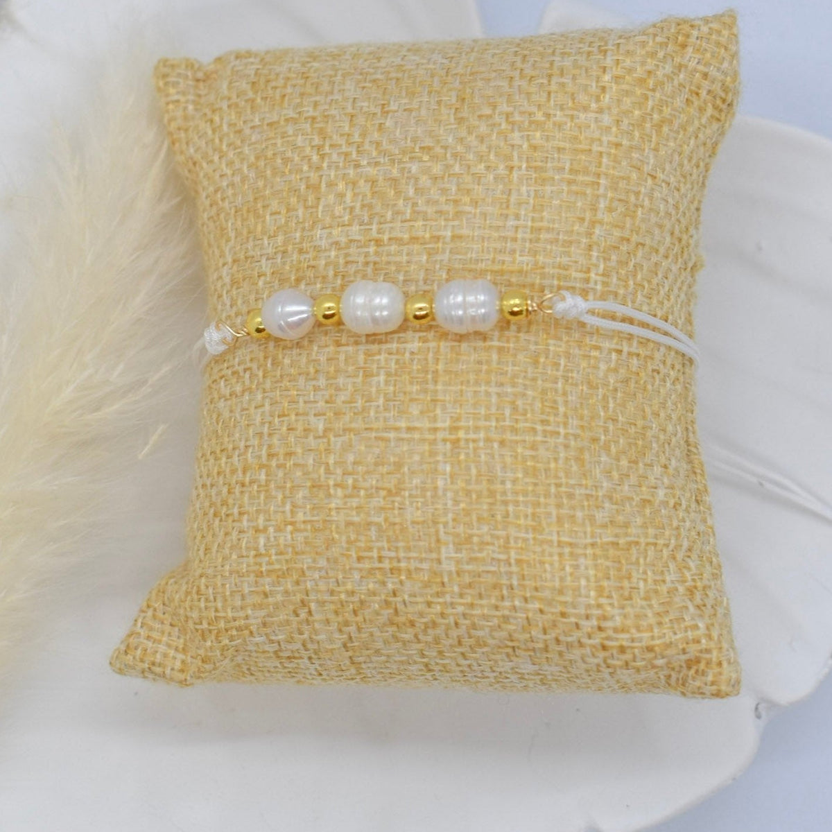 pearls trio bracelet adjustable