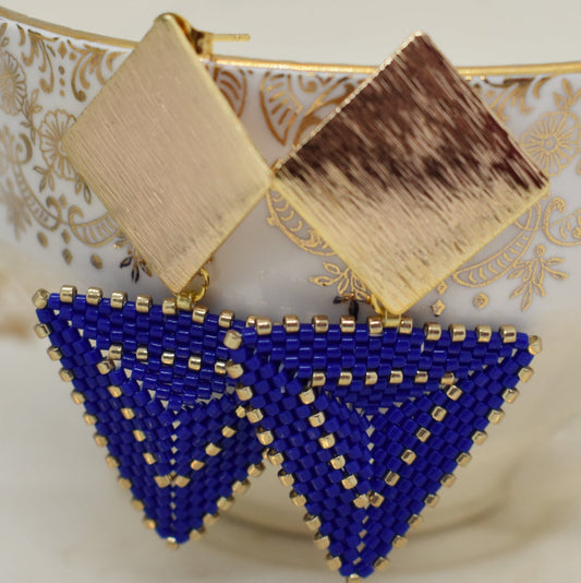 peyote triangle blue earrings