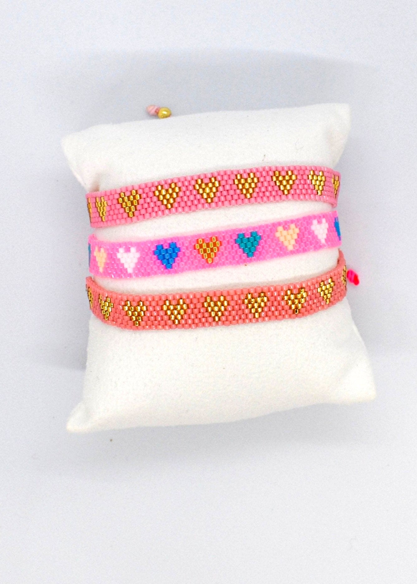 MULTI HEART MIYUKI BRACELETS (PINK)
