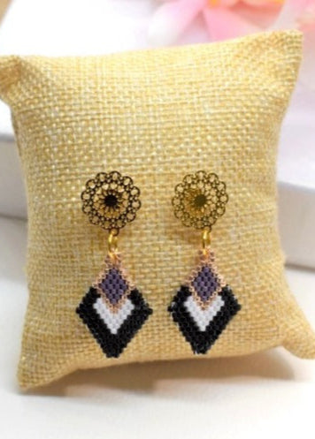Rhombus beaded earrings
