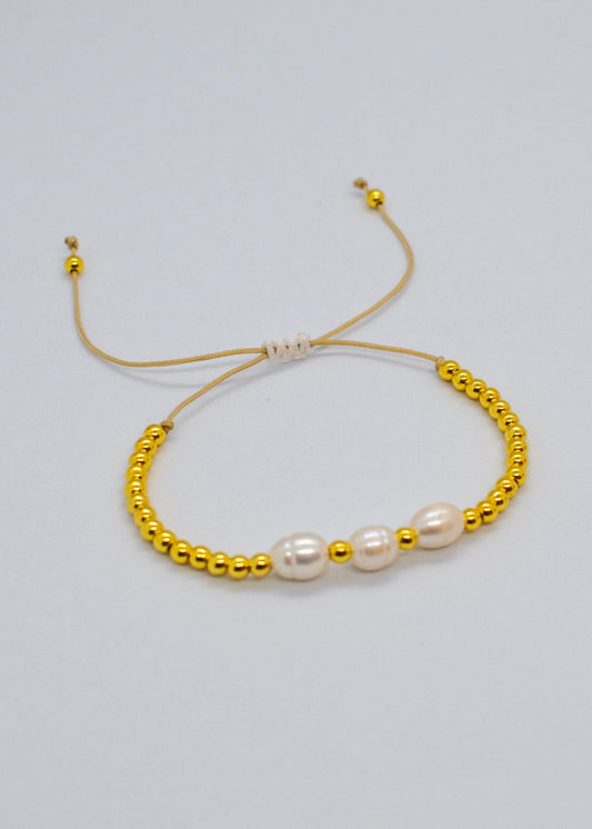 three pearl bracelet