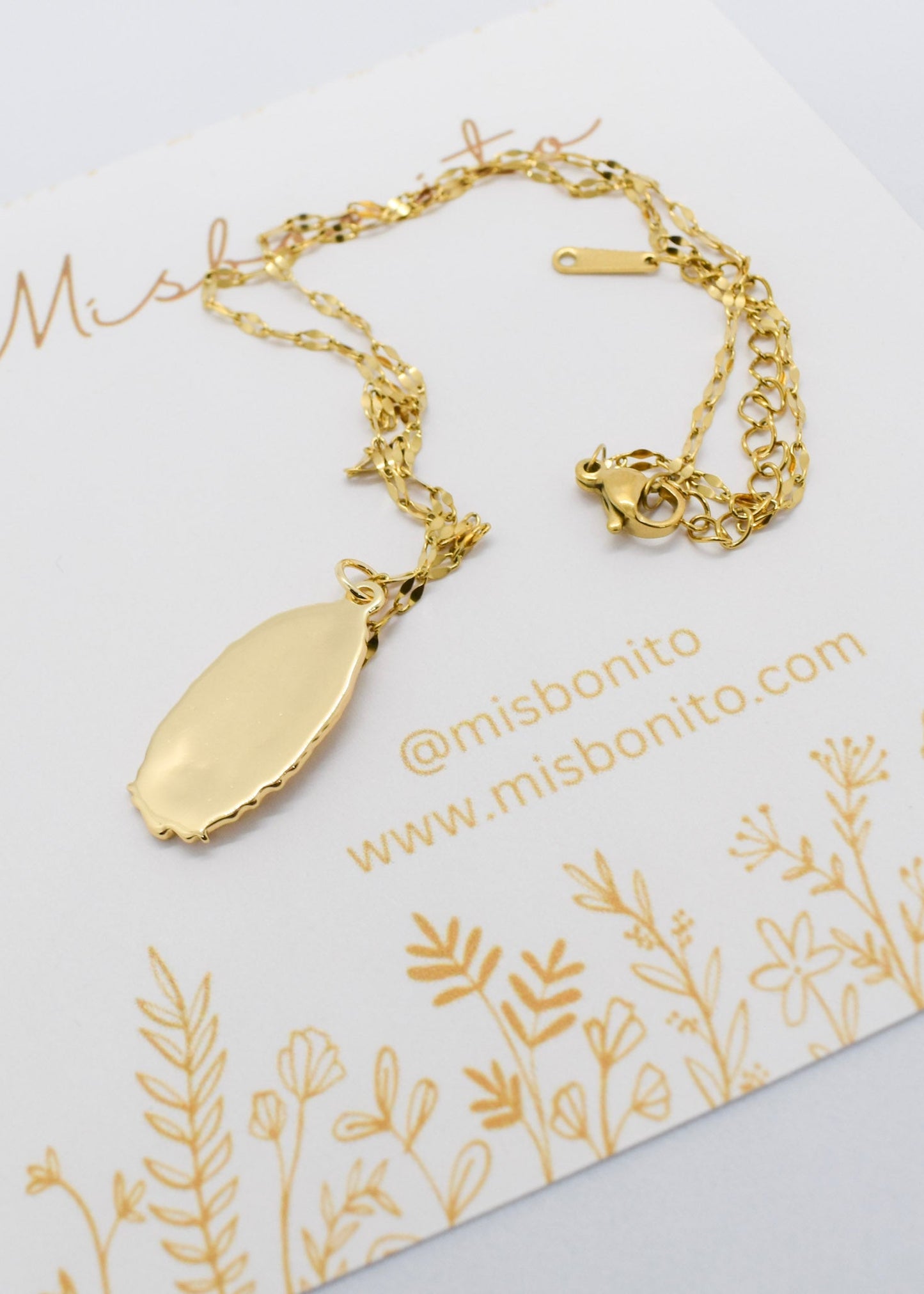virgin silueta necklace