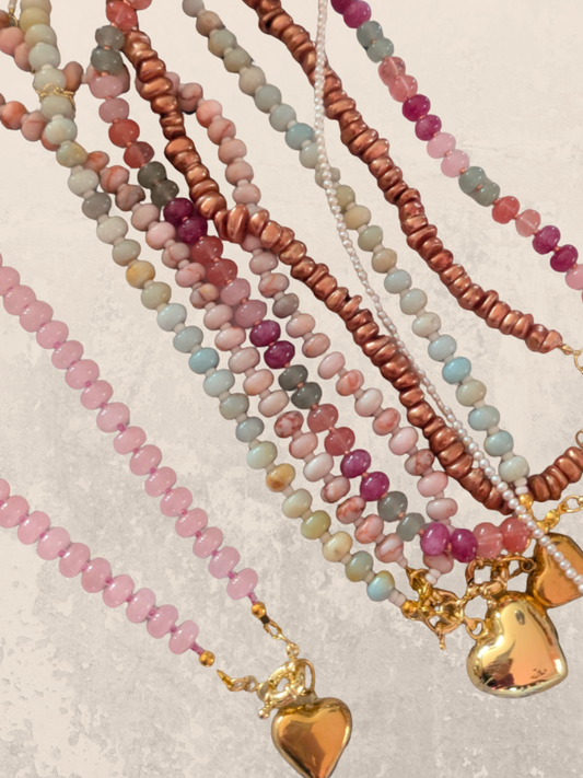 THE REASON COLORFUL AND CHUNKY PIECES ARE A TREND IN 2026