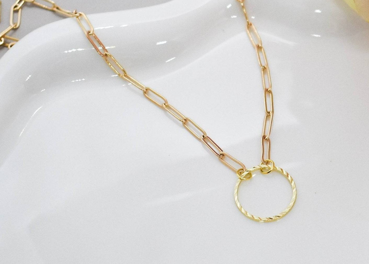 SIMPLE NECKLACES