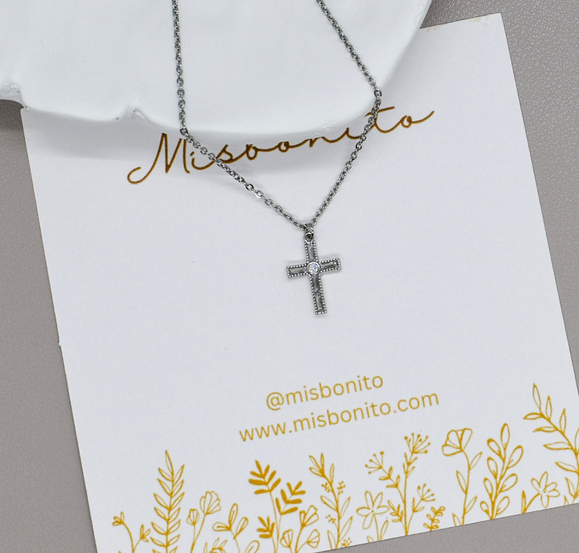 Cross tiny necklace