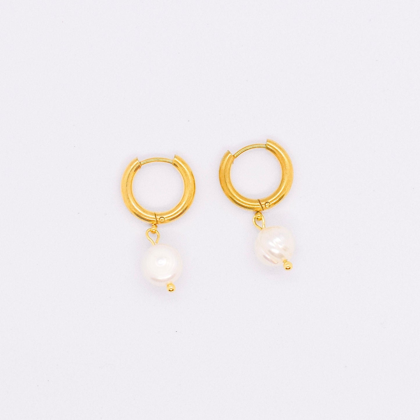 Freswater pearl hoops