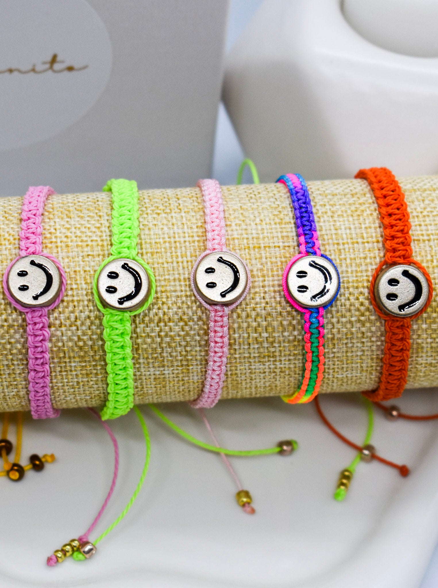 Happy face macrame bracelet