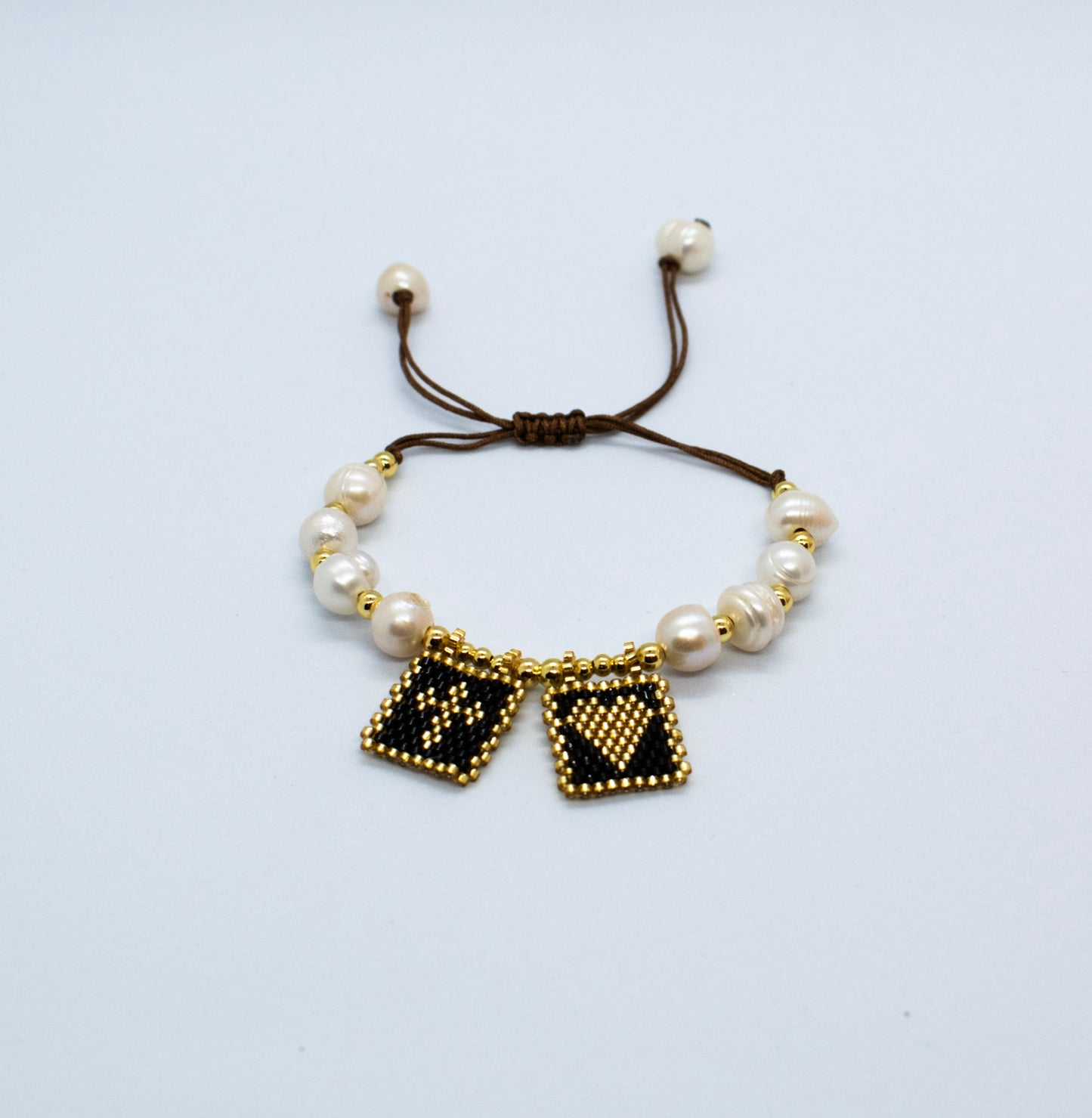 Scapular_bracelets