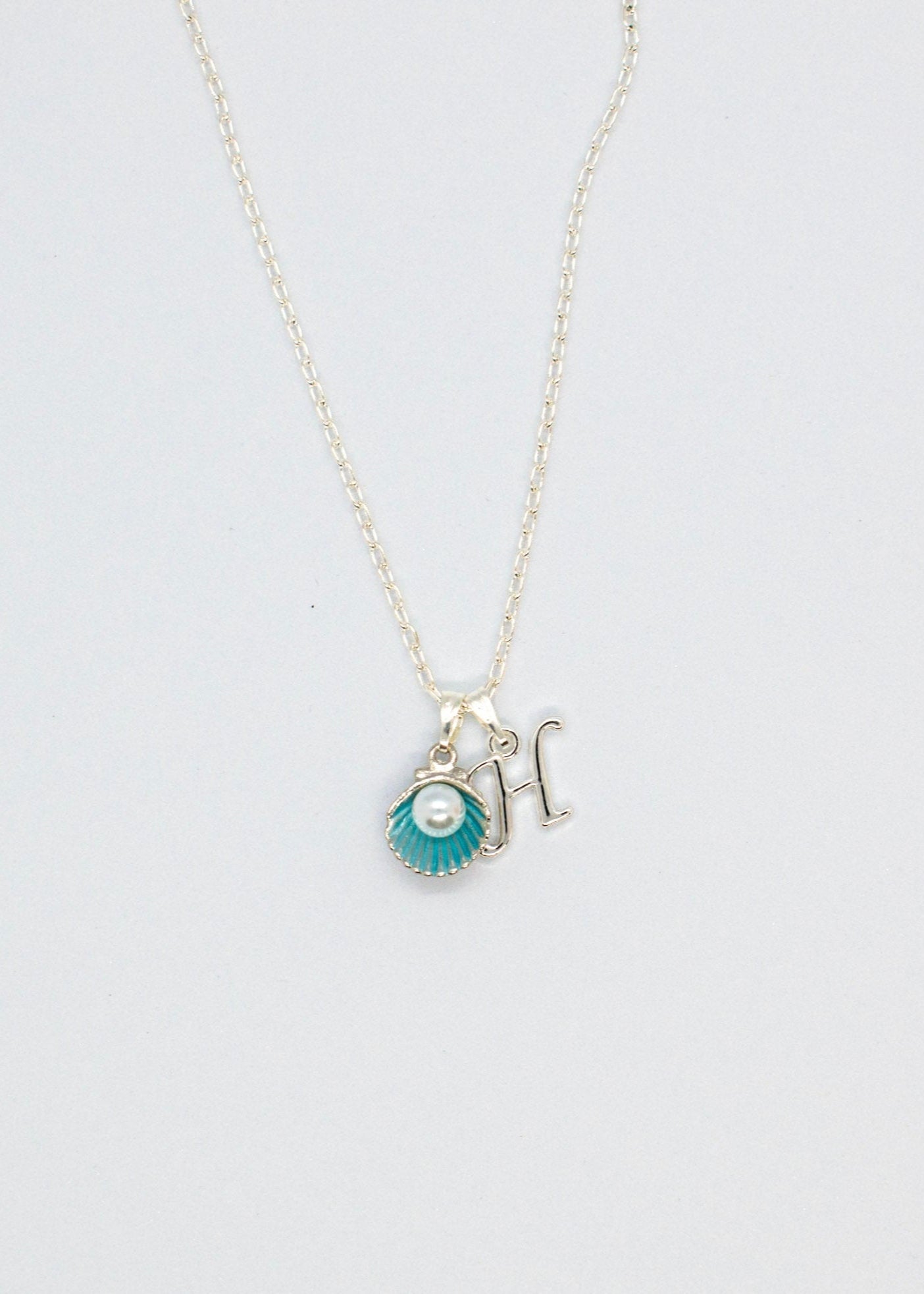 Shell_charm_necklace_blu