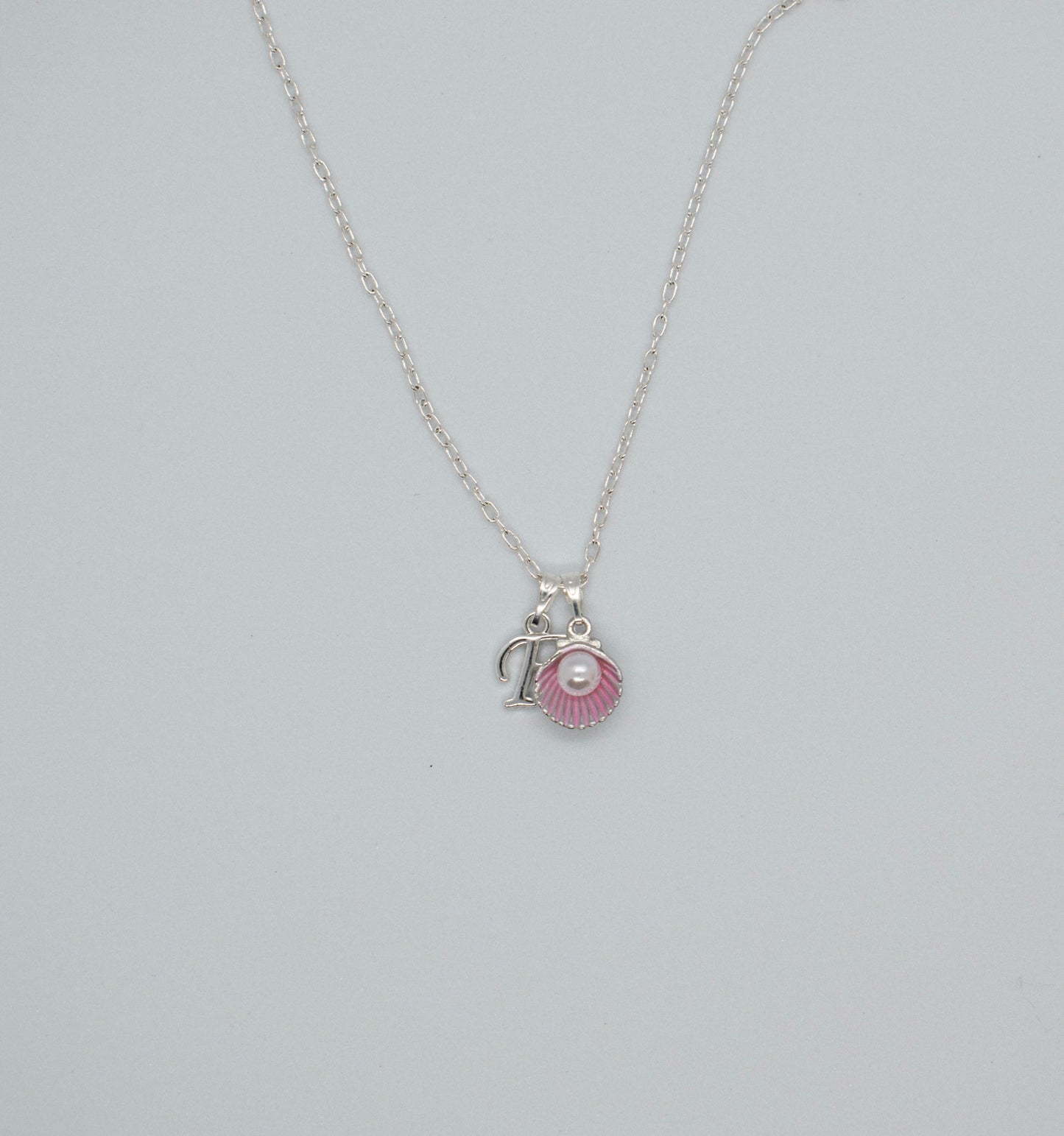 Shell charm necklace pink