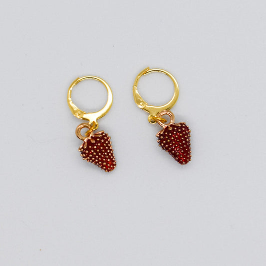 Strawberry short earrings