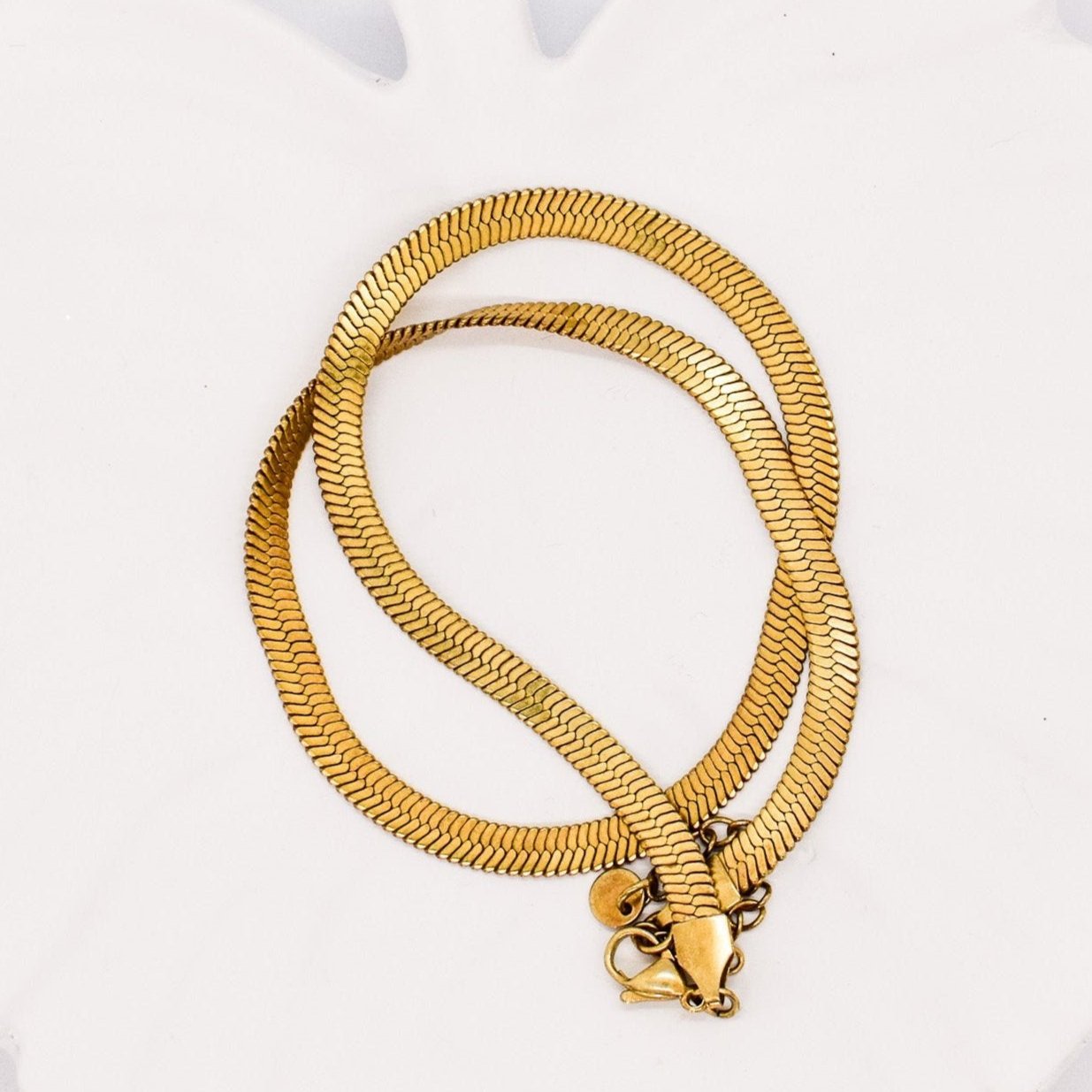 Thick snake necklace