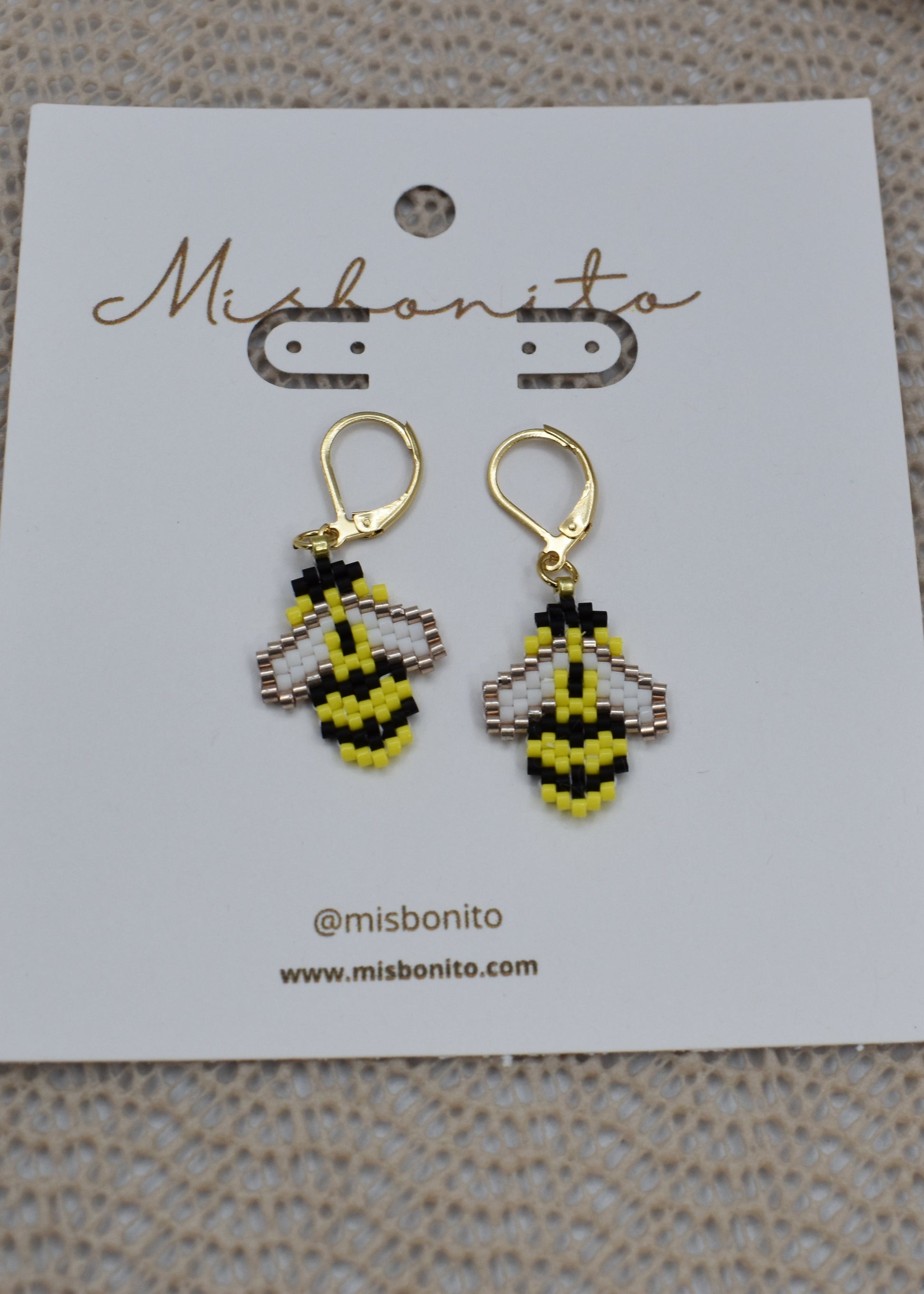 beaded bee earrings miyuki on a card