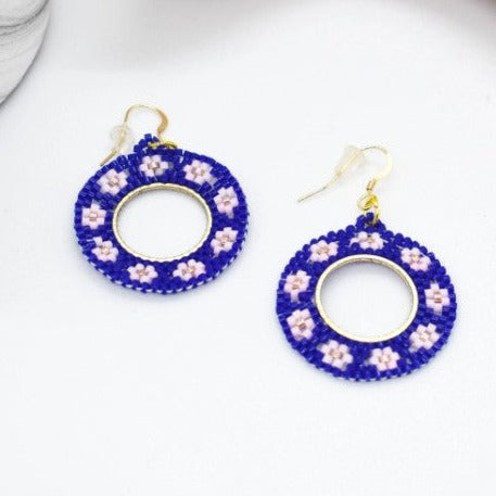 Blue flower round earrings