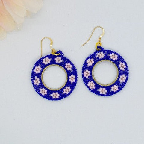 Blue flower round earrings