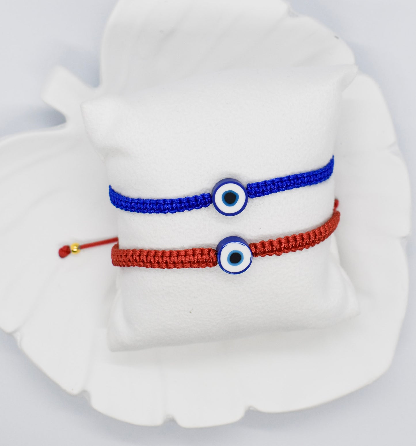 evil eye macramebracelets red and blue