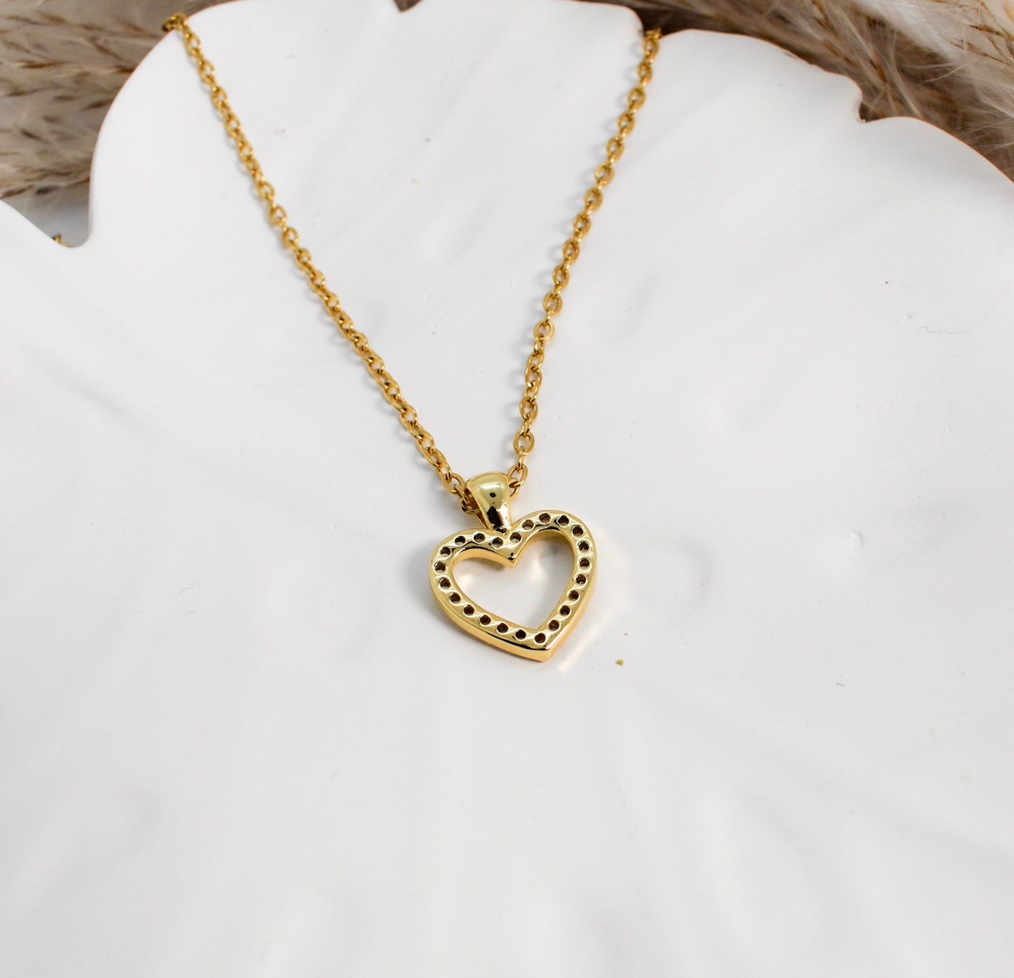 heart pendant necklace