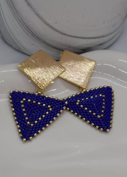 peyoteblue earrings on a tray